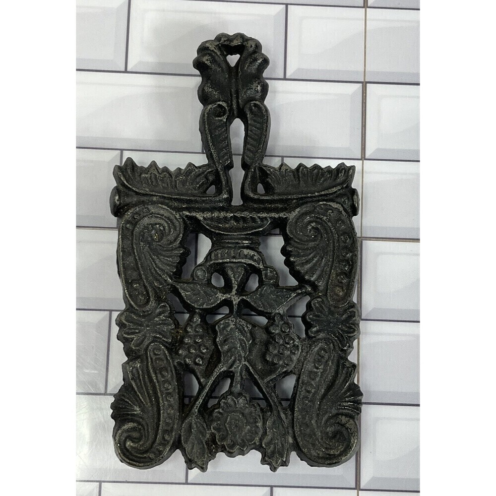 Vtg Wilton Black Cast Iron Trivet Grapes Leafs Scroll Design Metal Kitchen Decor